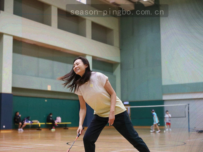 时钟与消息图标抽象组合，工作日时段排版